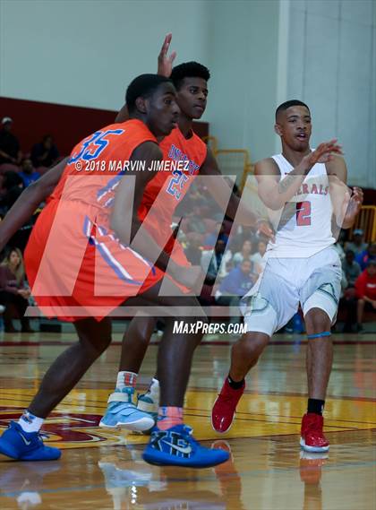 Thumbnail 3 in George Washington Prep vs. University (CIF D1 Final) photogallery.