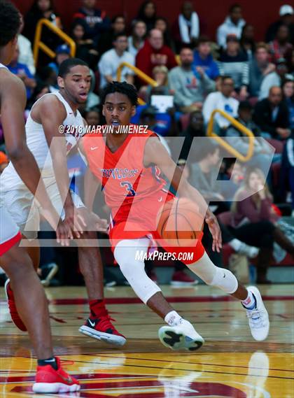 Thumbnail 2 in George Washington Prep vs. University (CIF D1 Final) photogallery.