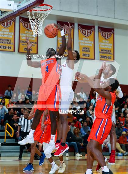 Thumbnail 3 in George Washington Prep vs. University (CIF D1 Final) photogallery.