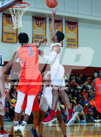 Thumbnail 2 in George Washington Prep vs. University (CIF D1 Final) photogallery.