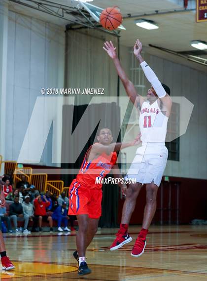 Thumbnail 2 in George Washington Prep vs. University (CIF D1 Final) photogallery.