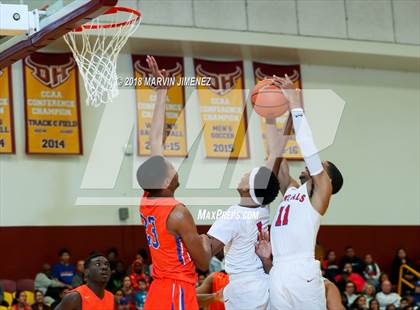 Thumbnail 1 in George Washington Prep vs. University (CIF D1 Final) photogallery.