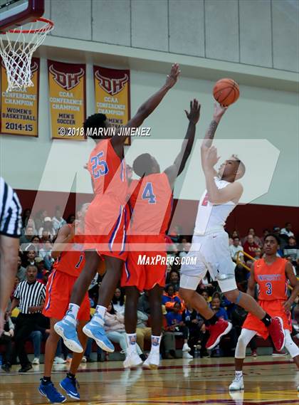 Thumbnail 3 in George Washington Prep vs. University (CIF D1 Final) photogallery.