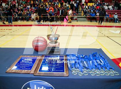 Thumbnail 2 in George Washington Prep vs. University (CIF D1 Final) photogallery.