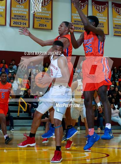 Thumbnail 2 in George Washington Prep vs. University (CIF D1 Final) photogallery.