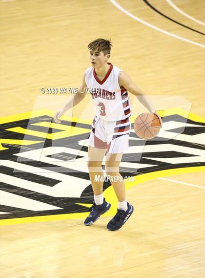 Thumbnail 2 in Covington Catholic vs St. Henry (ninth region semifinals) photogallery.