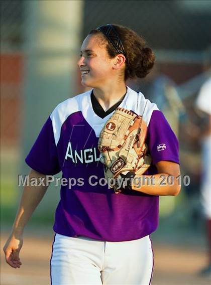 Thumbnail 3 in Reagan vs Angleton (Region III-4A Area Playoffs - Game 2) photogallery.