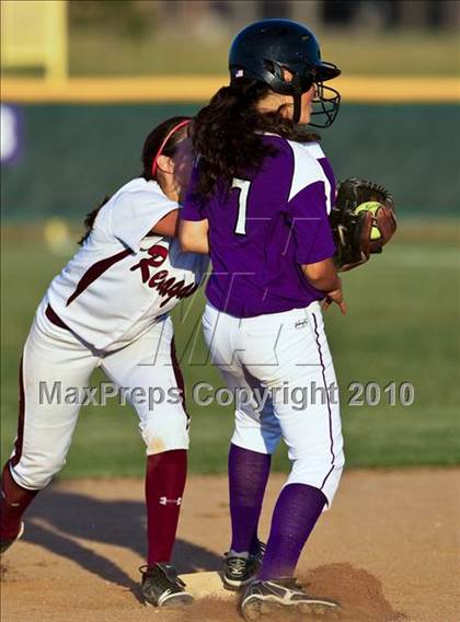 Thumbnail 3 in Reagan vs Angleton (Region III-4A Area Playoffs - Game 2) photogallery.