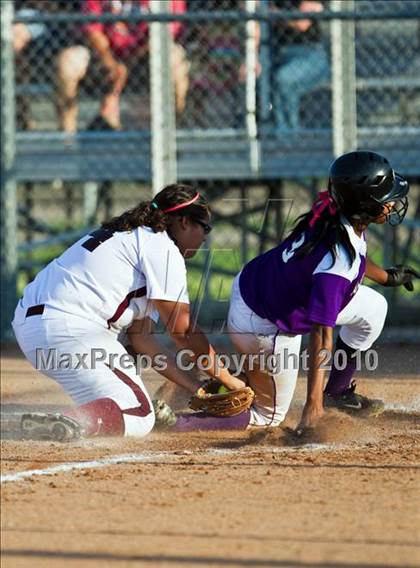 Thumbnail 3 in Reagan vs Angleton (Region III-4A Area Playoffs - Game 2) photogallery.