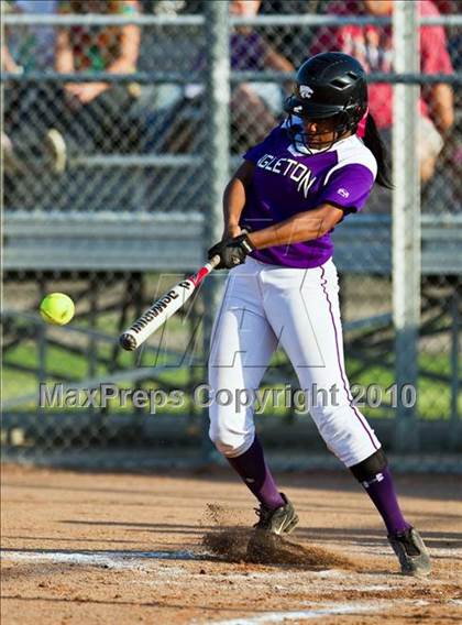 Thumbnail 1 in Reagan vs Angleton (Region III-4A Area Playoffs - Game 2) photogallery.