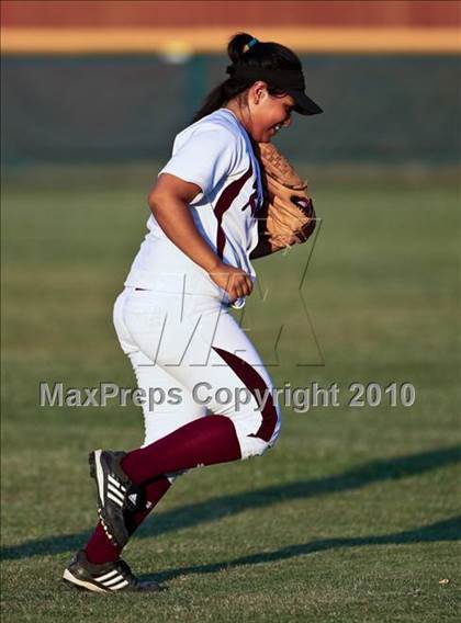 Thumbnail 3 in Reagan vs Angleton (Region III-4A Area Playoffs - Game 2) photogallery.