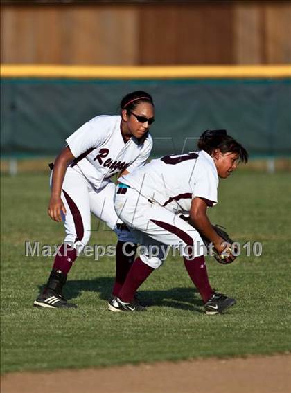 Thumbnail 3 in Reagan vs Angleton (Region III-4A Area Playoffs - Game 2) photogallery.