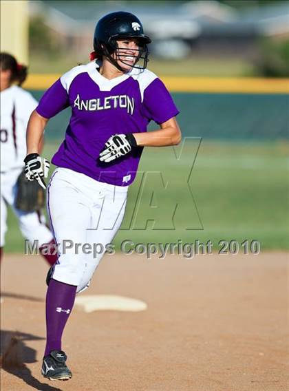 Thumbnail 1 in Reagan vs Angleton (Region III-4A Area Playoffs - Game 2) photogallery.