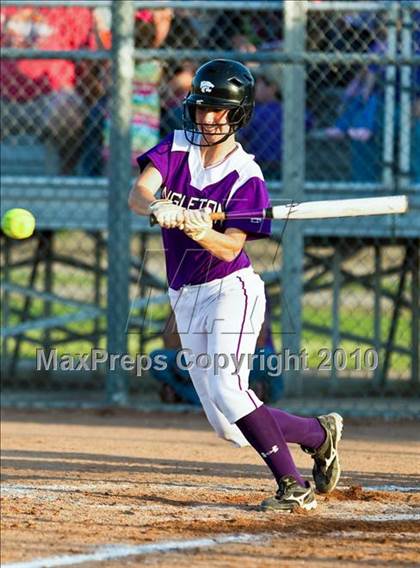 Thumbnail 3 in Reagan vs Angleton (Region III-4A Area Playoffs - Game 2) photogallery.