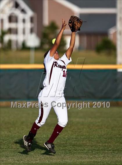 Thumbnail 3 in Reagan vs Angleton (Region III-4A Area Playoffs - Game 2) photogallery.