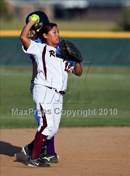 Thumbnail 2 in Reagan vs Angleton (Region III-4A Area Playoffs - Game 2) photogallery.