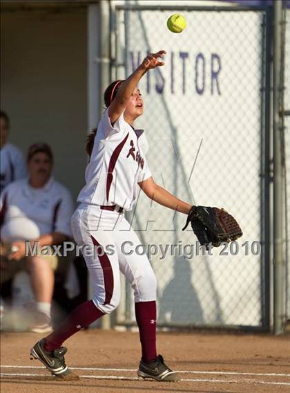 Thumbnail 3 in Reagan vs Angleton (Region III-4A Area Playoffs - Game 2) photogallery.