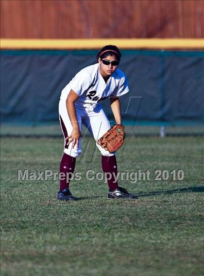 Thumbnail 3 in Reagan vs Angleton (Region III-4A Area Playoffs - Game 2) photogallery.