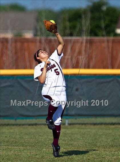 Thumbnail 1 in Reagan vs Angleton (Region III-4A Area Playoffs - Game 2) photogallery.