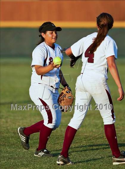 Thumbnail 2 in Reagan vs Angleton (Region III-4A Area Playoffs - Game 2) photogallery.