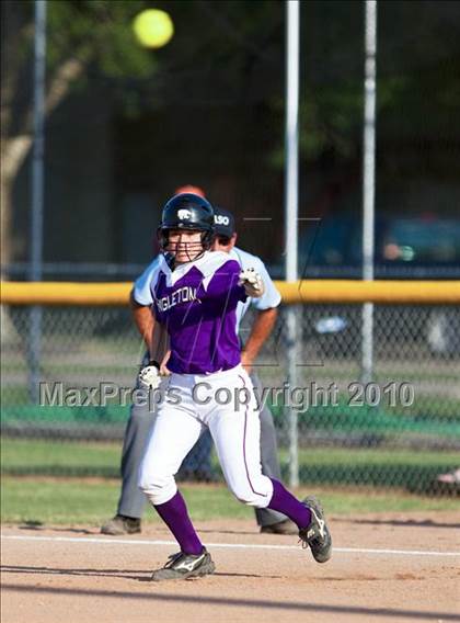 Thumbnail 1 in Reagan vs Angleton (Region III-4A Area Playoffs - Game 2) photogallery.