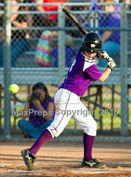Thumbnail 3 in Reagan vs Angleton (Region III-4A Area Playoffs - Game 2) photogallery.
