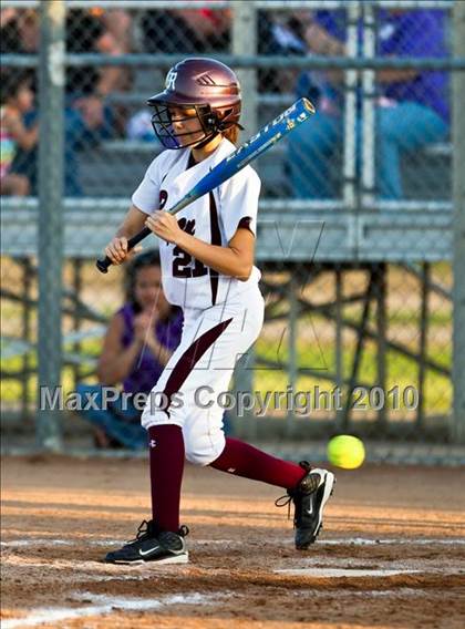 Thumbnail 3 in Reagan vs Angleton (Region III-4A Area Playoffs - Game 2) photogallery.