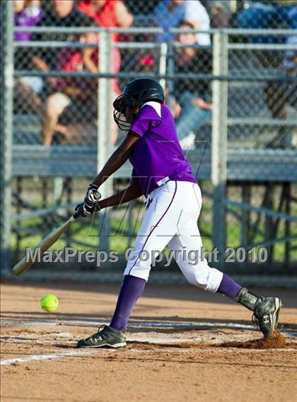 Thumbnail 1 in Reagan vs Angleton (Region III-4A Area Playoffs - Game 2) photogallery.