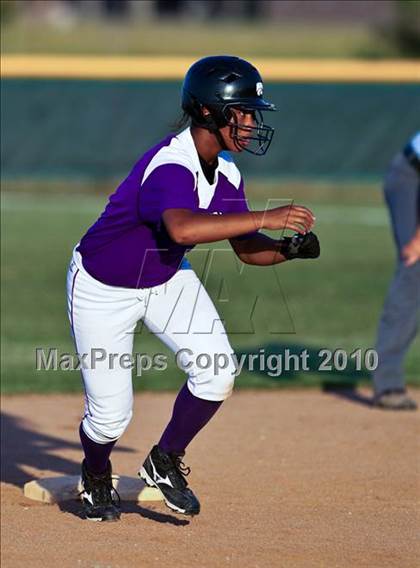 Thumbnail 1 in Reagan vs Angleton (Region III-4A Area Playoffs - Game 2) photogallery.