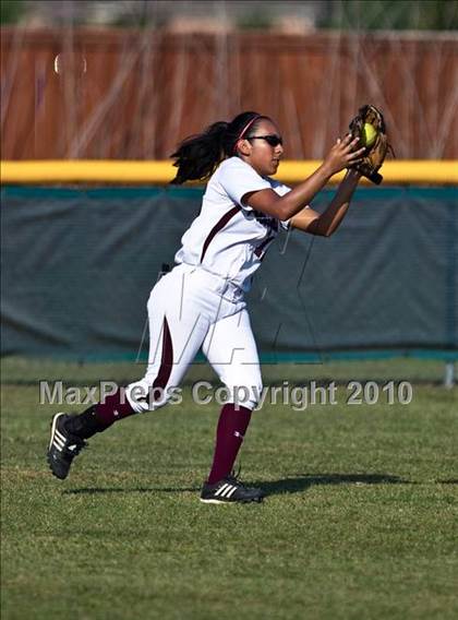 Thumbnail 3 in Reagan vs Angleton (Region III-4A Area Playoffs - Game 2) photogallery.