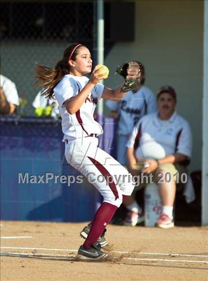 Thumbnail 1 in Reagan vs Angleton (Region III-4A Area Playoffs - Game 2) photogallery.