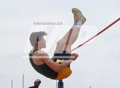 Thumbnail 1 in UIL 6A Track Region III Final (High Jump) photogallery.