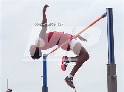 Thumbnail 1 in UIL 6A Track Region III Final (High Jump) photogallery.