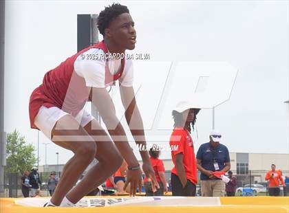 Thumbnail 1 in UIL 6A Track Region III Final (High Jump) photogallery.