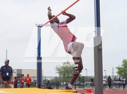 Thumbnail 2 in UIL 6A Track Region III Final (High Jump) photogallery.