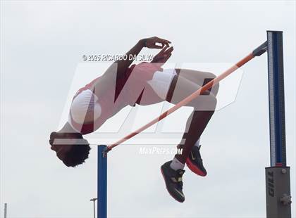 Thumbnail 2 in UIL 6A Track Region III Final (High Jump) photogallery.