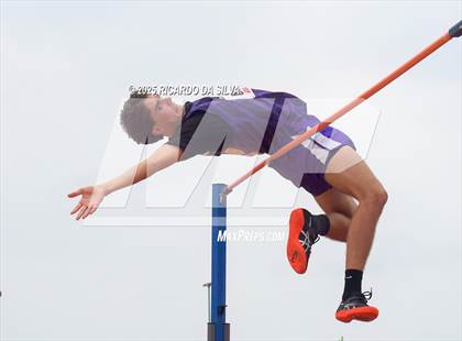 Thumbnail 1 in UIL 6A Track Region III Final (High Jump) photogallery.