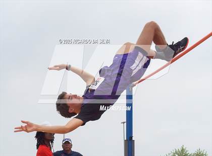 Thumbnail 1 in UIL 6A Track Region III Final (High Jump) photogallery.