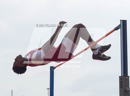 Thumbnail 3 in UIL 6A Track Region III Final (High Jump) photogallery.