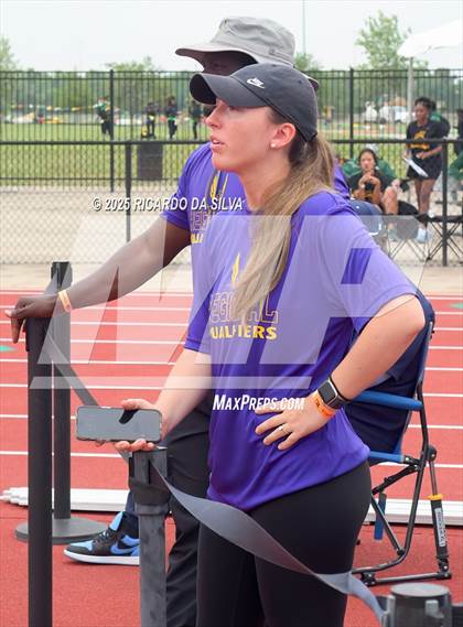 Thumbnail 3 in UIL 6A Track Region III Final (High Jump) photogallery.