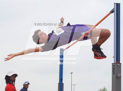 Thumbnail 2 in UIL 6A Track Region III Final (High Jump) photogallery.