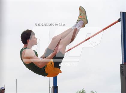 Thumbnail 3 in UIL 6A Track Region III Final (High Jump) photogallery.