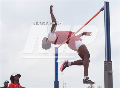 Thumbnail 3 in UIL 6A Track Region III Final (High Jump) photogallery.