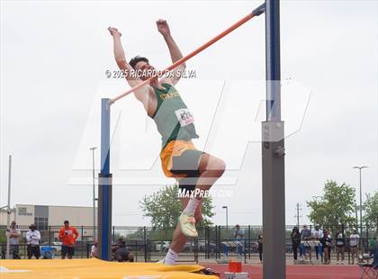 Thumbnail 3 in UIL 6A Track Region III Final (High Jump) photogallery.