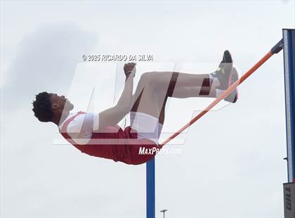 Thumbnail 3 in UIL 6A Track Region III Final (High Jump) photogallery.
