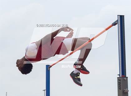 Thumbnail 2 in UIL 6A Track Region III Final (High Jump) photogallery.