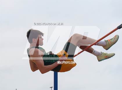 Thumbnail 3 in UIL 6A Track Region III Final (High Jump) photogallery.