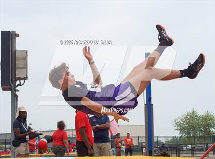 Thumbnail 2 in UIL 6A Track Region III Final (High Jump) photogallery.