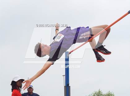 Thumbnail 3 in UIL 6A Track Region III Final (High Jump) photogallery.