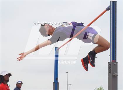 Thumbnail 1 in UIL 6A Track Region III Final (High Jump) photogallery.